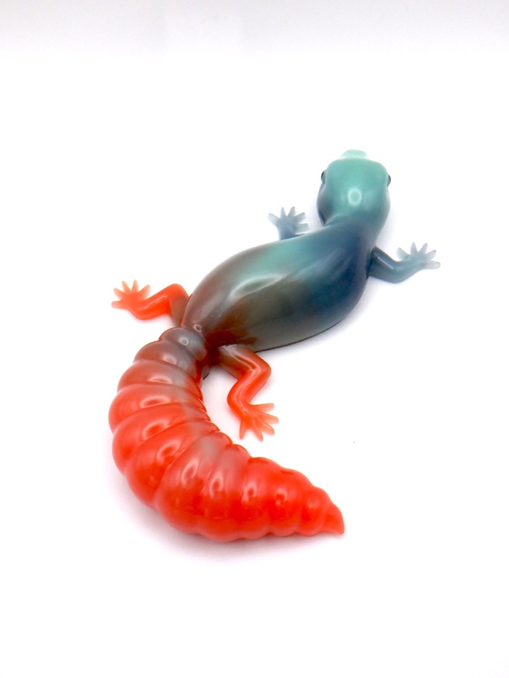 Handmade Resin Lizard - Picture 4 of 7